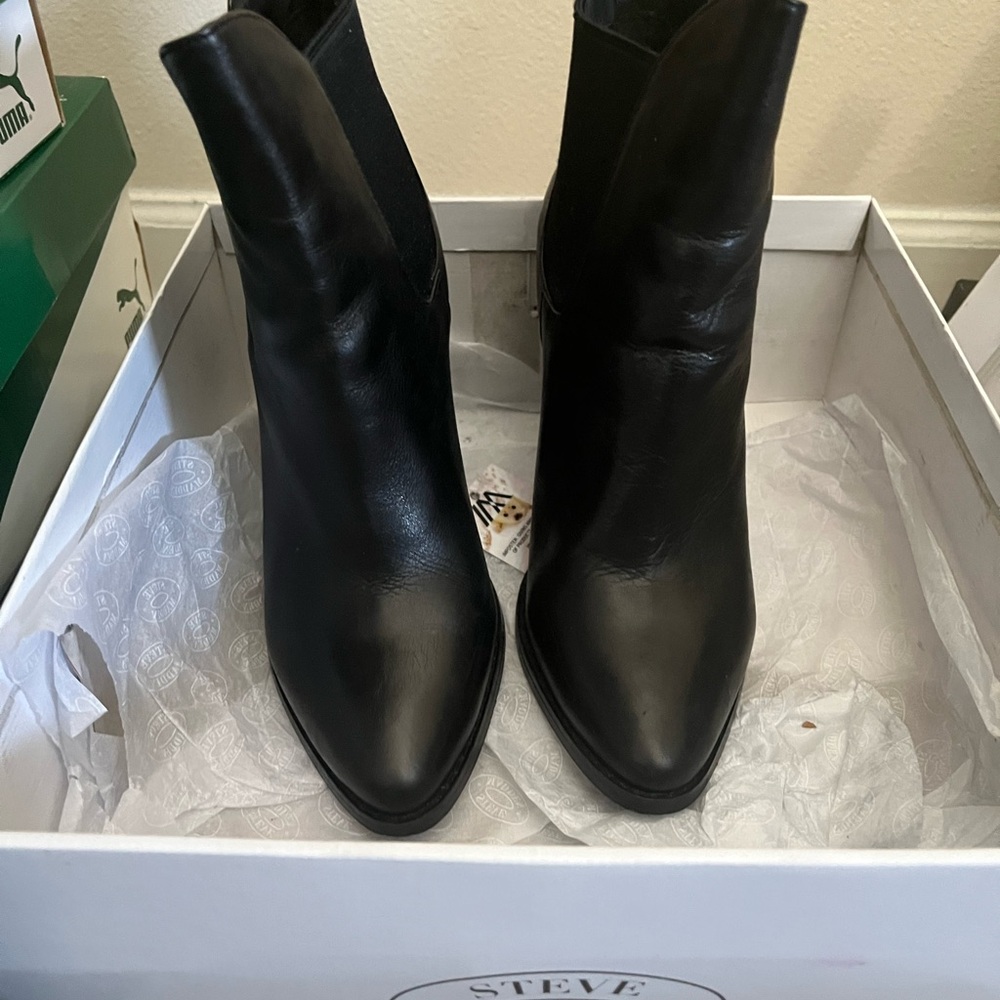 Steve Madden Sleek Black Ankle Booties